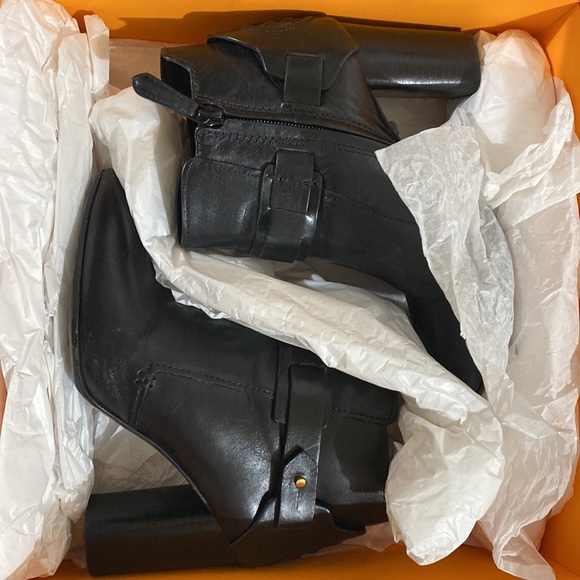 Tory Burch Colton Galleon Leather Bootie - Picture 8 of 11